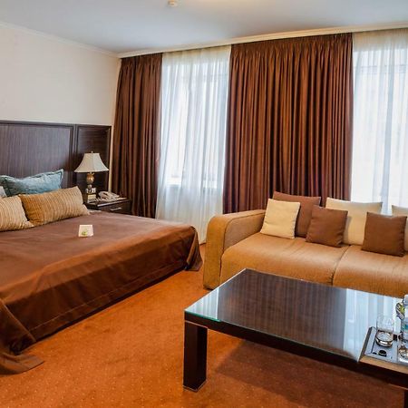Hotel Kharkov ภายนอก รูปภาพ