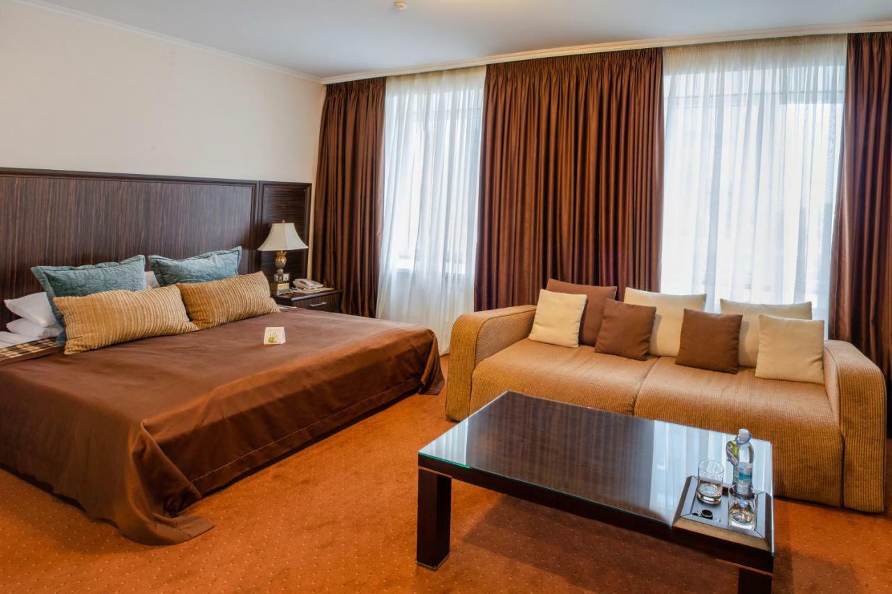 Hotel Kharkov ภายนอก รูปภาพ