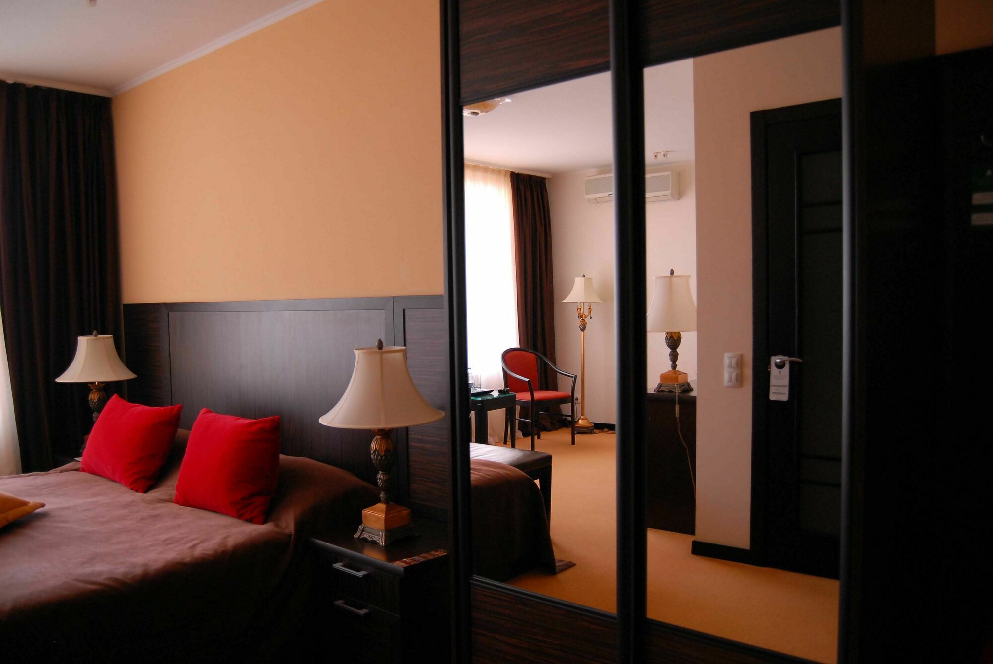 Hotel Kharkov ภายนอก รูปภาพ